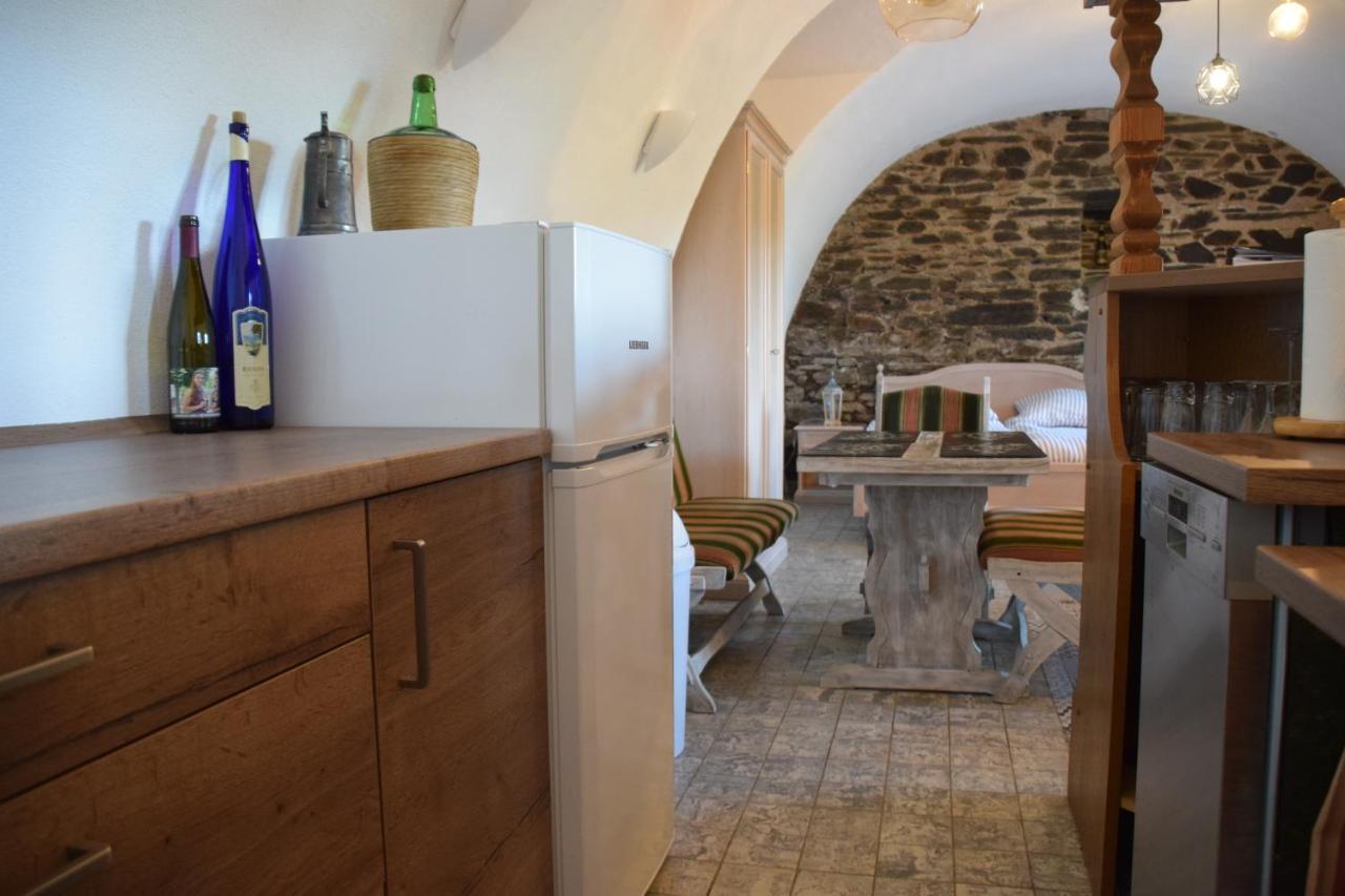 The Wine Cellar In The Old Gemeinde House Brauneberg Extérieur photo