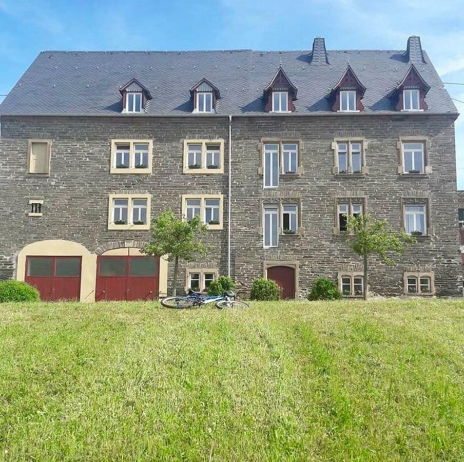 The Wine Cellar In The Old Gemeinde House Brauneberg Extérieur photo